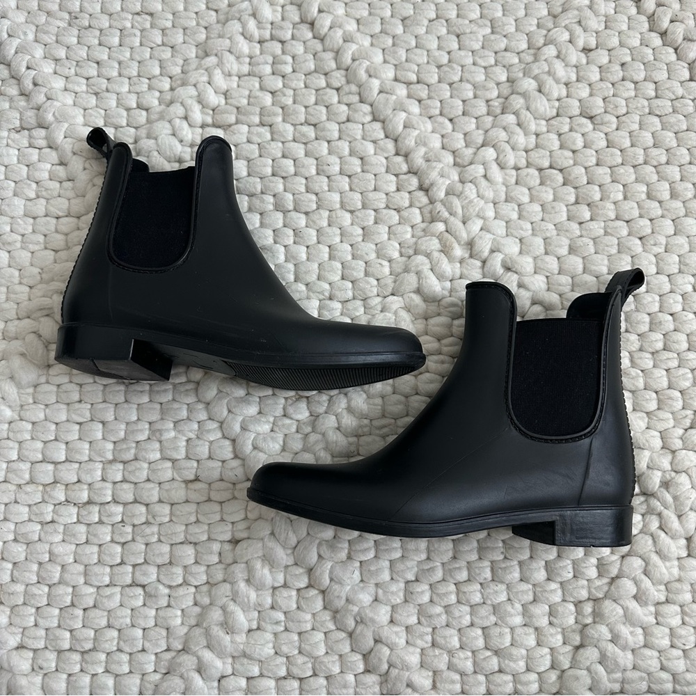 Black Rainboots